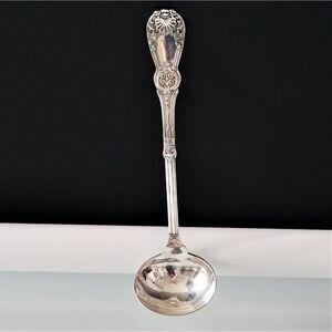 Antique WM Rogers Kings Medallion Pattern Gravy Ladle Sauce Spoon Silver Plate